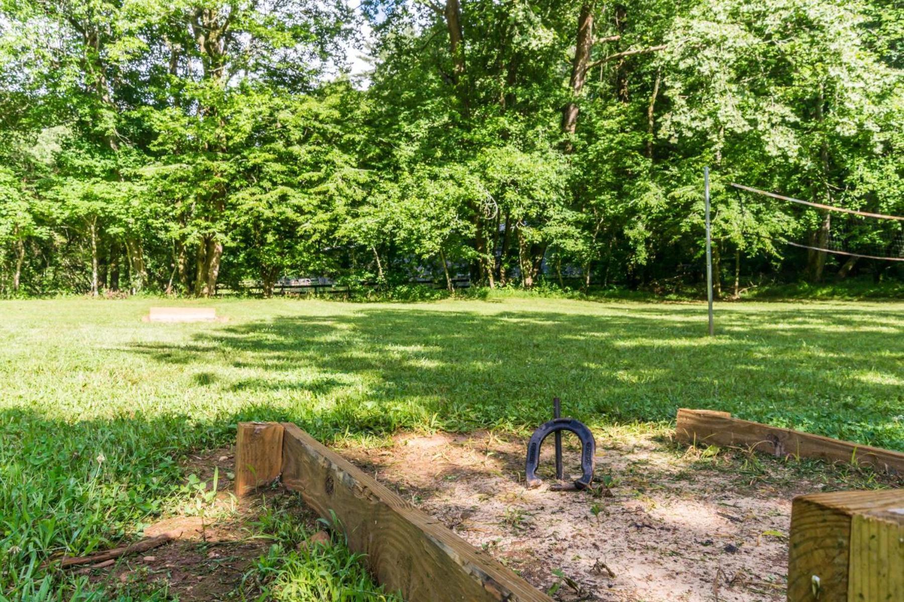 The Big Little Cabin - Hot Tub & Playground Dahlonega Luaran gambar