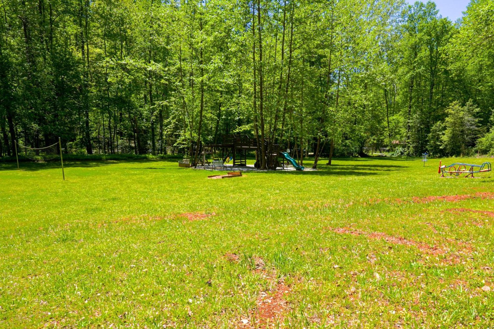 The Big Little Cabin - Hot Tub & Playground Dahlonega Luaran gambar