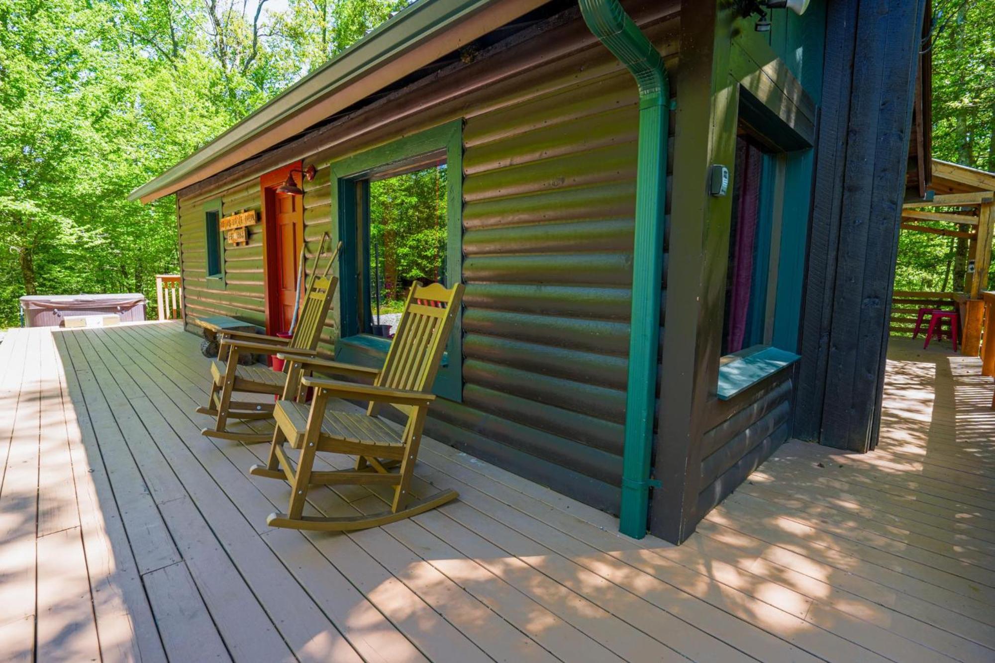 The Big Little Cabin - Hot Tub & Playground Dahlonega Luaran gambar