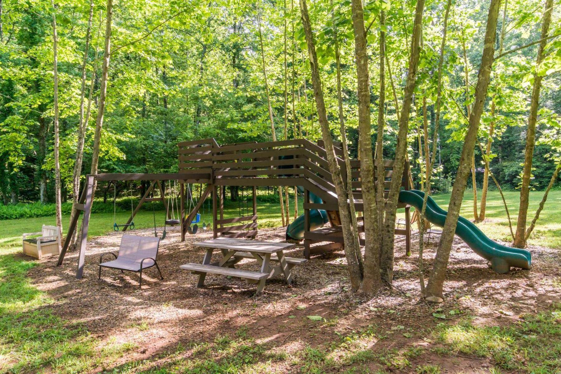 The Big Little Cabin - Hot Tub & Playground Dahlonega Luaran gambar
