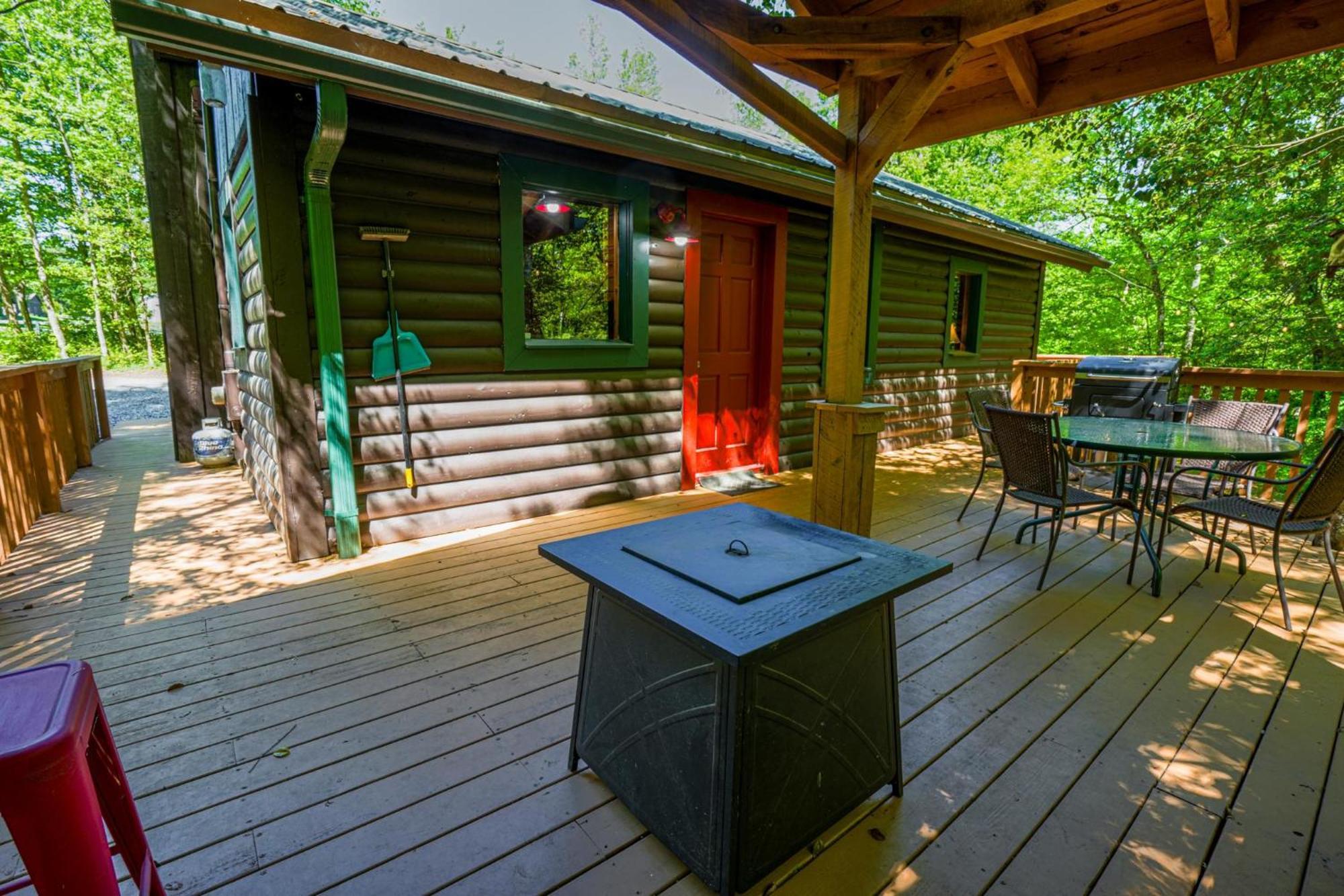 The Big Little Cabin - Hot Tub & Playground Dahlonega Luaran gambar