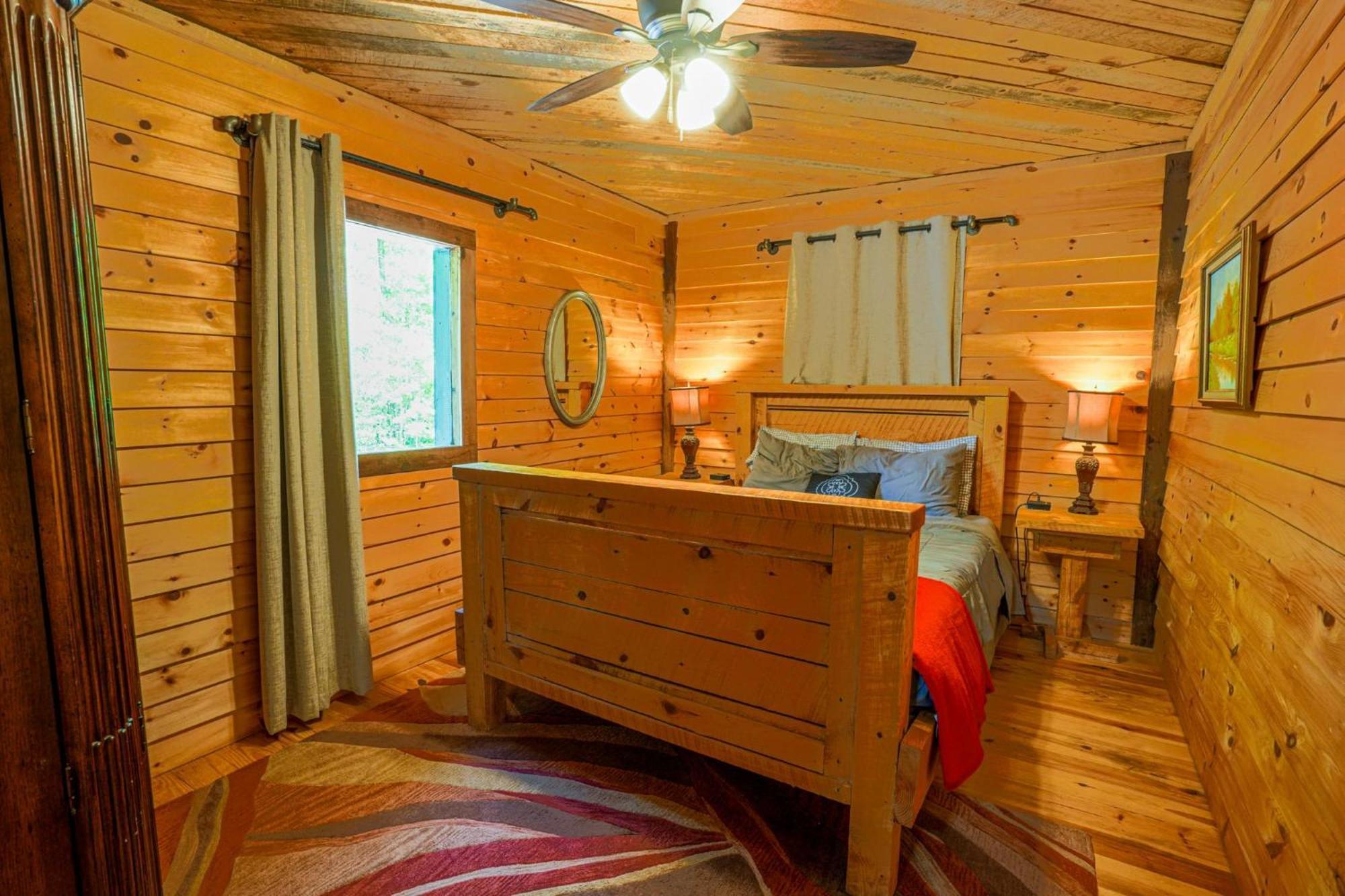 The Big Little Cabin - Hot Tub & Playground Dahlonega Luaran gambar