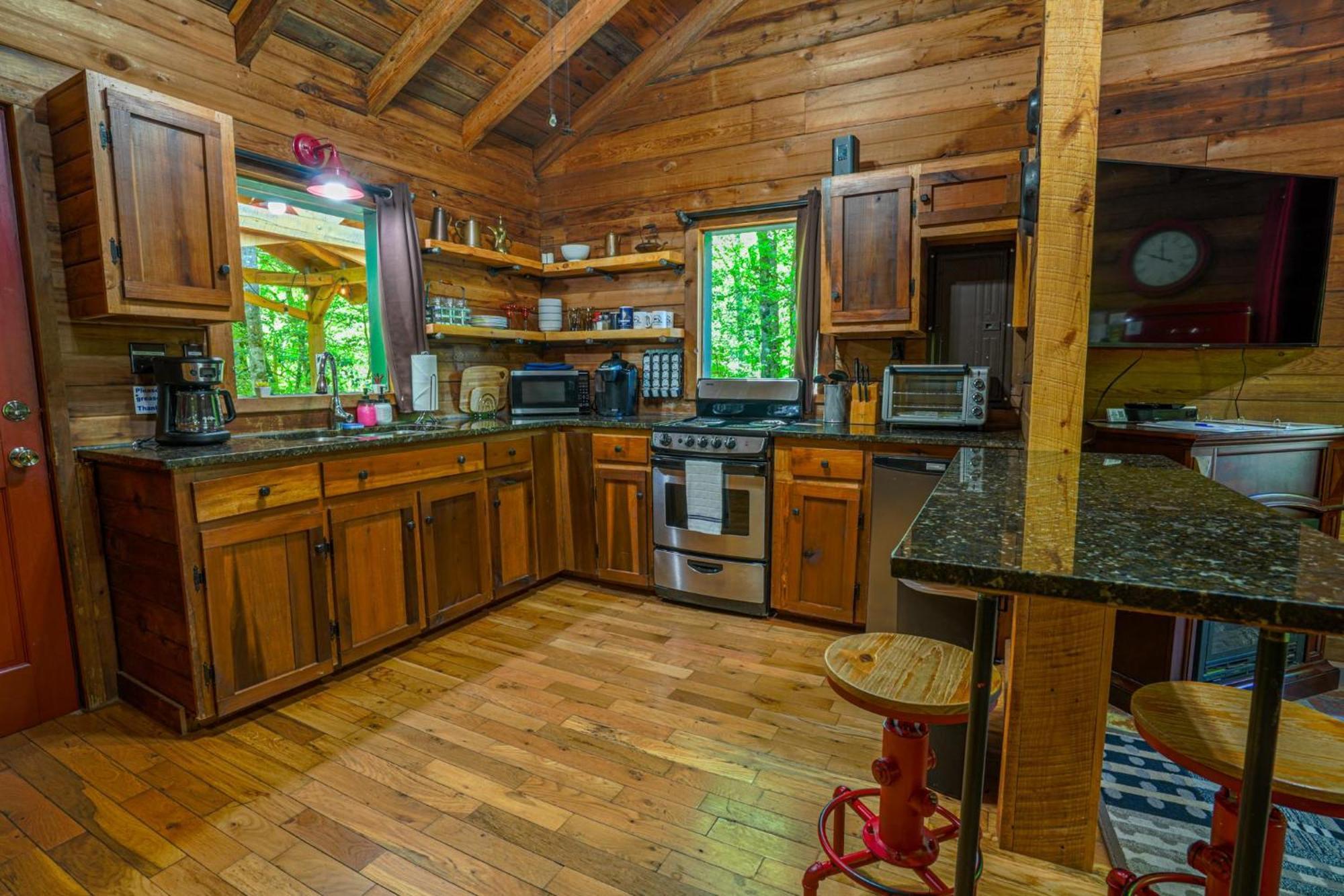 The Big Little Cabin - Hot Tub & Playground Dahlonega Luaran gambar