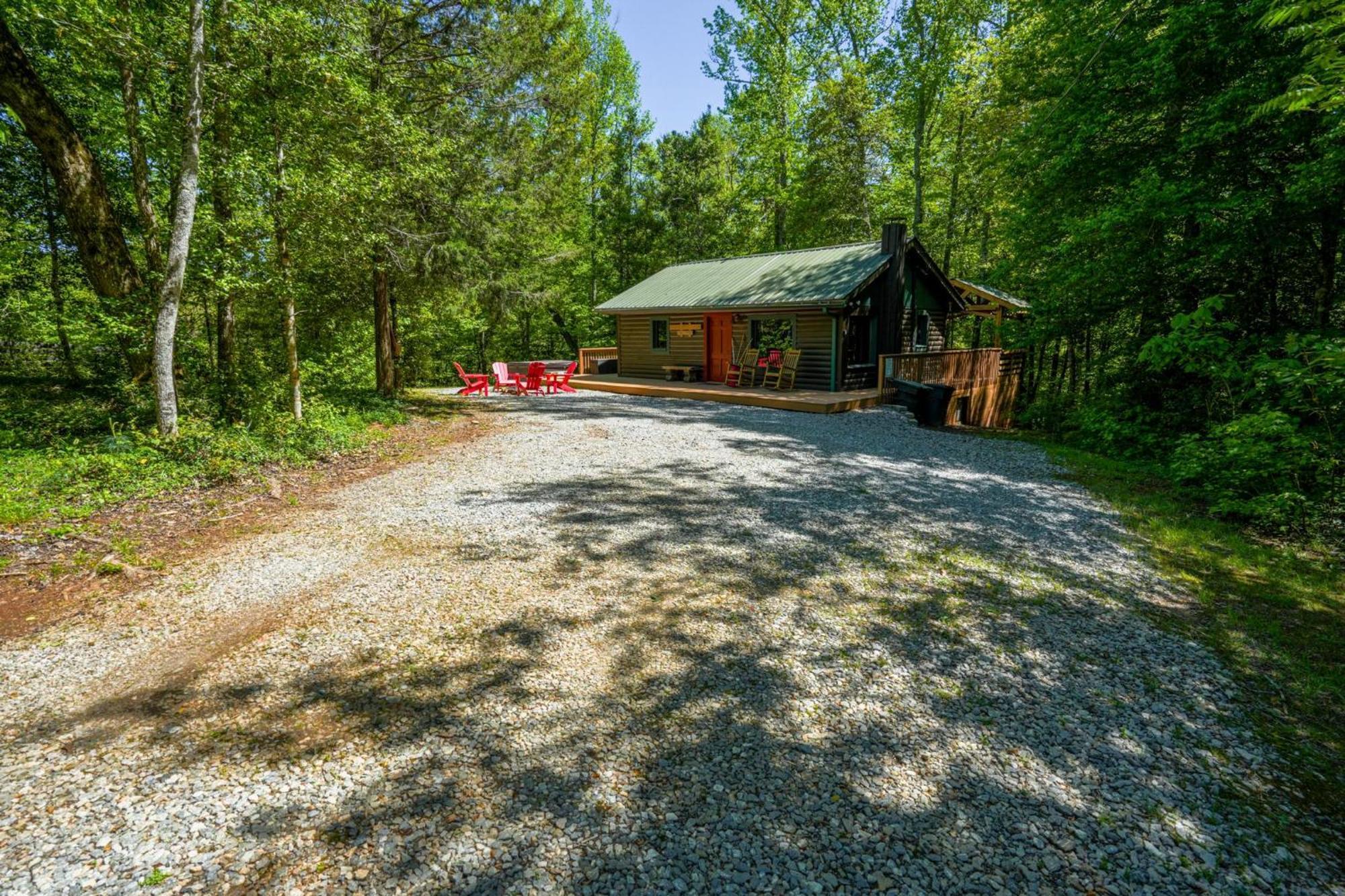 The Big Little Cabin - Hot Tub & Playground Dahlonega Luaran gambar