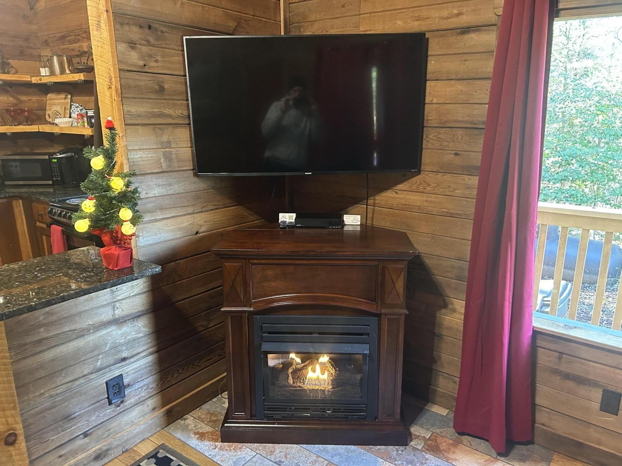 The Big Little Cabin - Hot Tub & Playground Dahlonega Luaran gambar